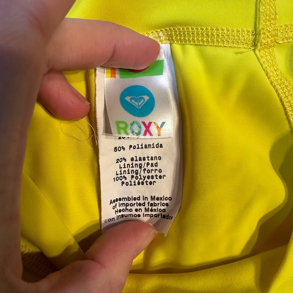 Y2K Era Roxy Rashguard - Picture 3 of 9